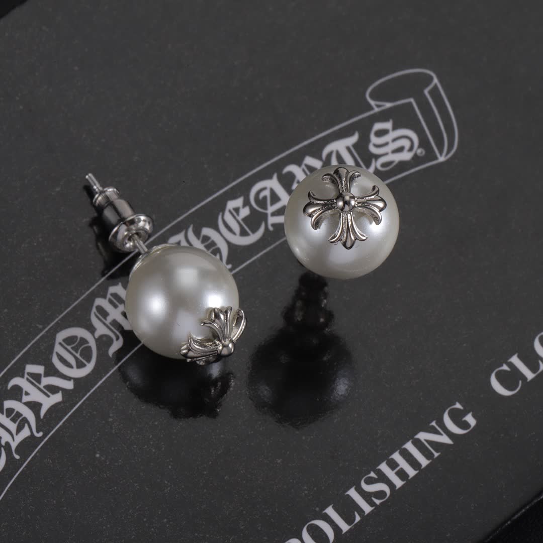 Chrome Hearts Classic Pearl Stud Earrings